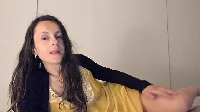 Snapshot of Cimbelka chatting on 05-18-26, 08:14 Cimbelka online show from 05-18-26, 08:14