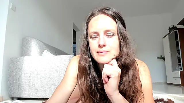 Snapshot of Cimbelka chatting on 05-19-26, 05:47 Cimbelka online show from 05-19-26, 05:47