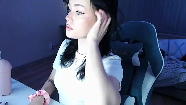 cutefrendlyuser online show from 04-13-26, 06:46