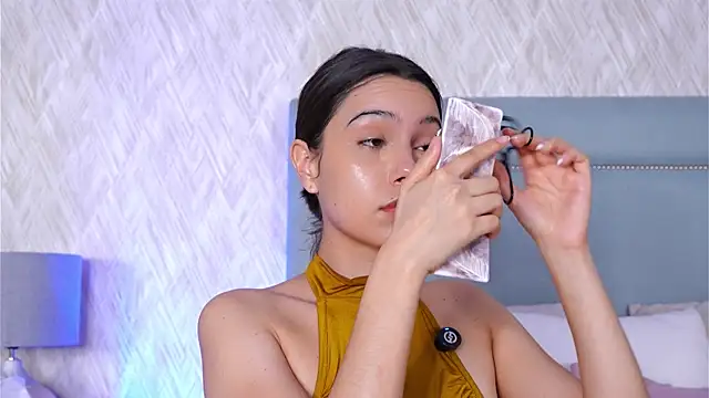 Snapshot of Sofy_Bradd chatting on 10-08-25, 03:15 Sofy Bradd online show from 10-08-25, 03:15