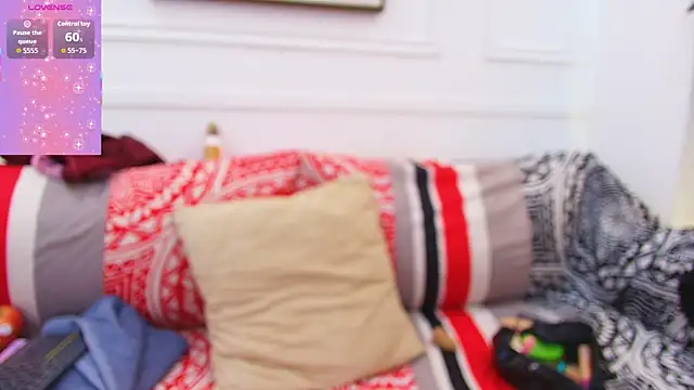 Snapshot of Daisy_Price chatting on 09-26-25, 11:25 Daisy Price online show from 09-26-25, 11:25