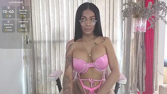 Snapshot of Queen_Morena chatting on 07-04-26, 04:24 Queen Morena online show from 07-04-26, 04:24