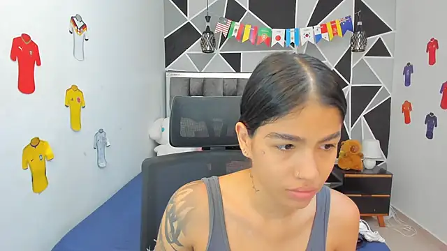 Snapshot of valeria-duarte chatting on 07-10-26, 12:08 valeria-duarte online show from 07-10-26, 12:08