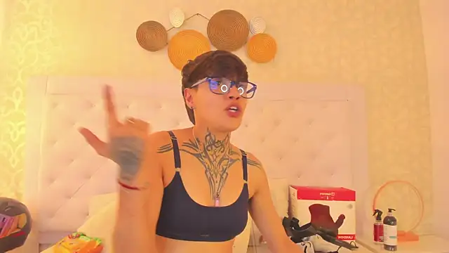 Snapshot of b3k_afrodict chatting on 09-18-25, 07:49 b3k afrodict online show from 09-18-25, 07:49