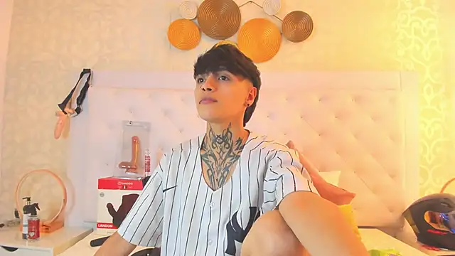 Snapshot of b3k_afrodict chatting on 10-26-25, 03:45 b3k afrodict online show from 10-26-25, 03:45