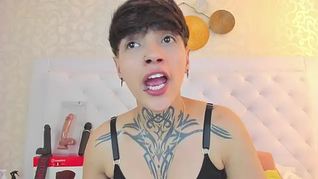 Snapshot of b3k_afrodict chatting on 11-21-25, 03:38 b3k afrodict online show from 11-21-25, 03:38