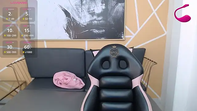 Snapshot of olivia_russo_ chatting on 11-13-25, 08:08 olivia russo online show from 11-13-25, 08:08