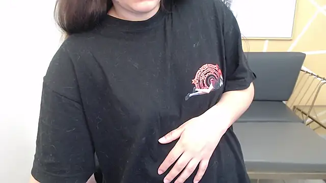 Snapshot of olivia_russo_ chatting on 11-19-25, 08:09 olivia russo online show from 11-19-25, 08:09