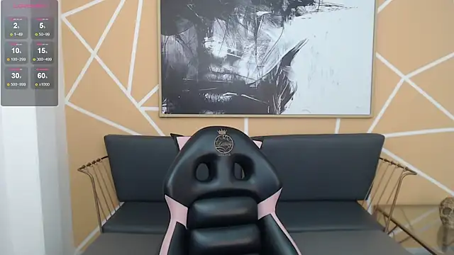 Snapshot of olivia_russo_ chatting on 11-24-25, 08:08 olivia russo online show from 11-24-25, 08:08