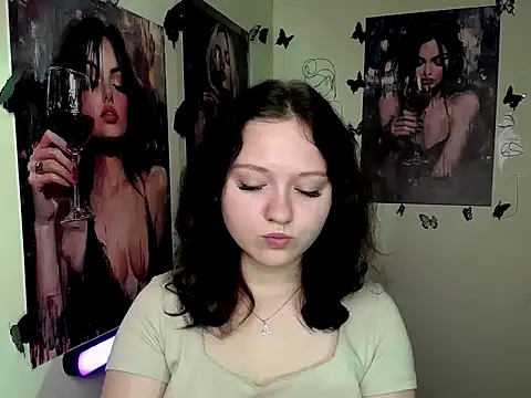 LadyAlice  online show from 09-24-25, 06:06