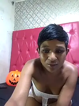 Snapshot of GoldenBigAssCurvy chatting on 11-18-25, 01:00 GoldenBigAssCurvy online show from 11-18-25, 01:00