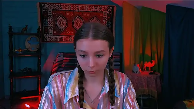 JulieDaniel online show from 09-23-25, 04:15