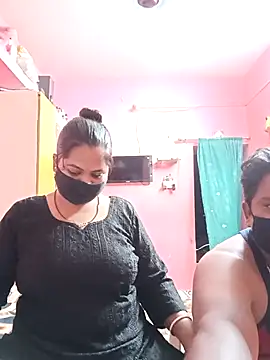 Snapshot of biggbobbsgirl chatting on 09-26-25, 06:34 biggbobbsgirl online show from 09-26-25, 06:34