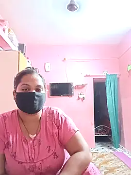 Snapshot of biggbobbsgirl chatting on 10-11-25, 07:01 biggbobbsgirl online show from 10-11-25, 07:01