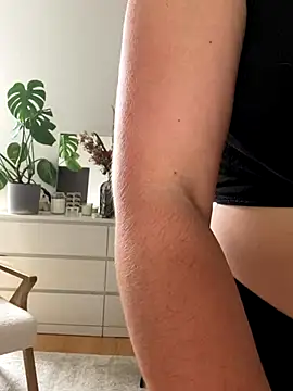 chloedlm5 online show from 10-15-25, 08:47