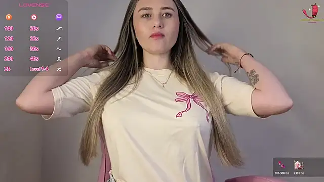 Snapshot of Veronika__Winslow_ chatting on 11-20-25, 05:18 Veronika Winslow online show from 11-20-25, 05:18