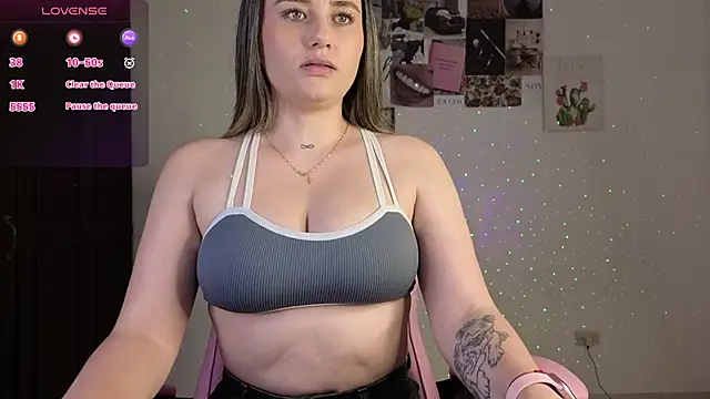 Veronika  Winslow  online show from 01-16-26, 03:43