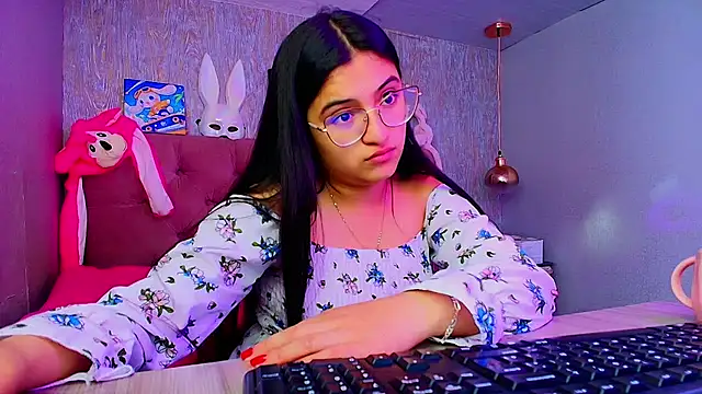 laurenelove online show from 11-26-25, 04:02