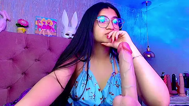 laurenelove online show from 12-22-25, 03:47