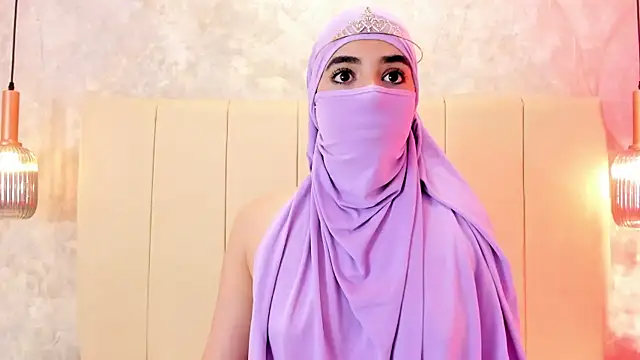 Snapshot of nayiraa_ chatting on 09-27-25, 11:48 nayiraa online show from 09-27-25, 11:48