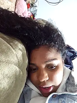 LisaMendez online show from 10-19-25, 04:51