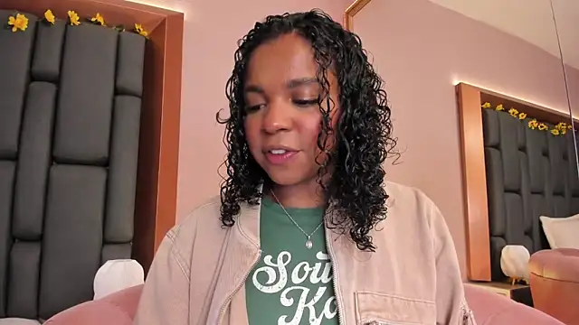 LisaMendez online show from 12-04-25, 10:51