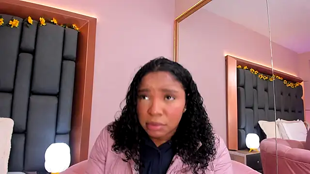 LisaMendez online show from 01-13-26, 03:56