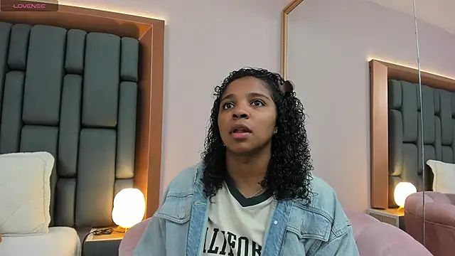 LisaMendez online show from 02-17-26, 03:47