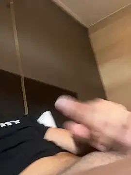 Snapshot of alfarolemmer chatting on 03-01-26, 01:57 alfarolemmer online show from 03-01-26, 01:57