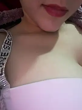 Snapshot of Roubi99six chatting on 04-14-26, 01:50 Roubi99six online show from 04-14-26, 01:50