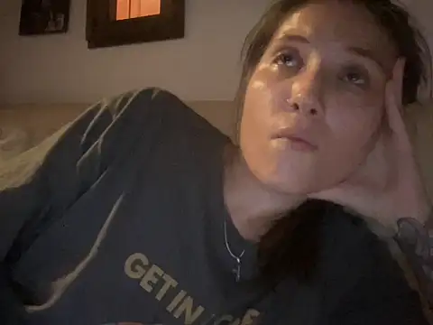 Snapshot of dddasani chatting on 11-19-25, 02:22 dddasani online show from 11-19-25, 02:22