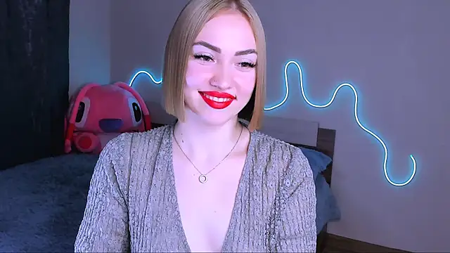 Snapshot of LaraKrein_lk chatting on 09-16-25, 04:52 LaraKrein lk online show from 09-16-25, 04:52