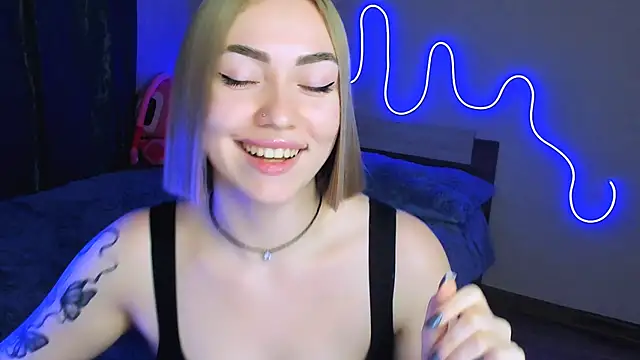 Snapshot of LaraKrein_lk chatting on 09-30-25, 08:03 LaraKrein lk online show from 09-30-25, 08:03