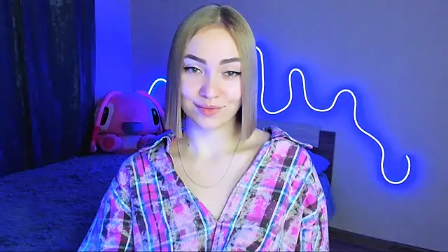 Snapshot of LaraKrein_lk chatting on 10-09-25, 04:16 LaraKrein lk online show from 10-09-25, 04:16