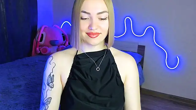 Snapshot of LaraKrein_lk chatting on 10-13-25, 01:33 LaraKrein lk online show from 10-13-25, 01:33