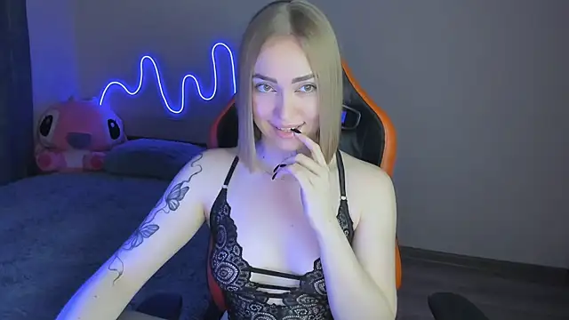 Snapshot of LaraKrein_lk chatting on 11-13-25, 02:38 LaraKrein lk online show from 11-13-25, 02:38