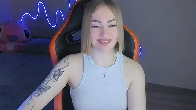 Snapshot of LaraKrein_lk chatting on 11-28-25, 02:31 LaraKrein lk online show from 11-28-25, 02:31