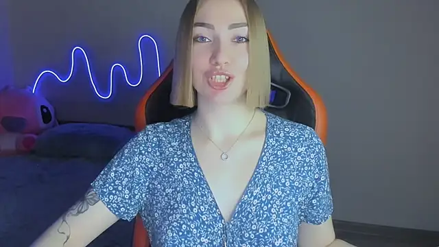 Snapshot of LaraKrein_lk chatting on 11-29-25, 02:42 LaraKrein lk online show from 11-29-25, 02:42