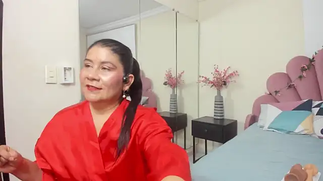 kiraGeiner online show from 03-06-26, 07:43