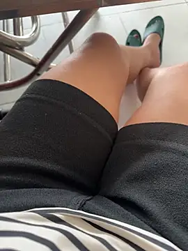 sharon-Hanna online show from 09-27-25, 02:38