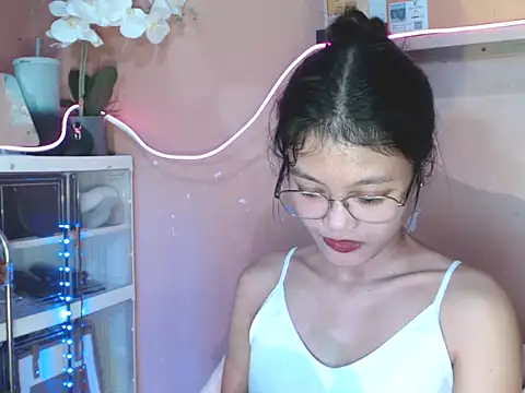 skinny gracie online show from 11-16-25, 03:06