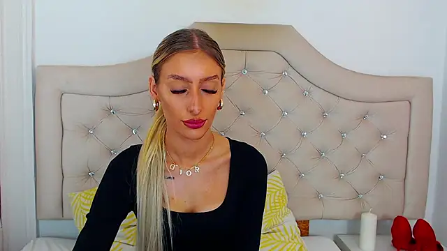 Snapshot of NatalieSensual chatting on 11-04-25, 09:19 NatalieSensual online show from 11-04-25, 09:19