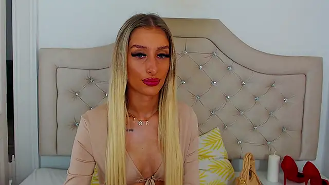 Snapshot of NatalieSensual chatting on 11-19-25, 11:32 NatalieSensual online show from 11-19-25, 11:32