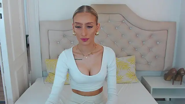 Snapshot of NatalieSensual chatting on 04-26-26, 01:42 NatalieSensual online show from 04-26-26, 01:42