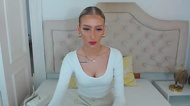 Snapshot of NatalieSensual chatting on 05-15-26, 09:49 NatalieSensual online show from 05-15-26, 09:49