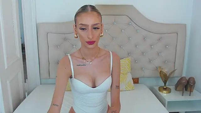 Snapshot of NatalieSensual chatting on 05-27-26, 08:55 NatalieSensual online show from 05-27-26, 08:55