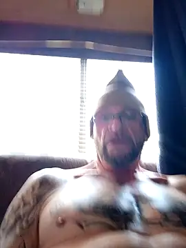 Snapshot of ShawnandDani7074 chatting on 12-19-25, 05:20 ShawnandDani7074 online show from 12-19-25, 05:20