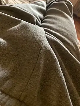 Snapshot of MuzzyFacing chatting on 04-07-26, 10:59 MuzzyFacing online show from 04-07-26, 10:59