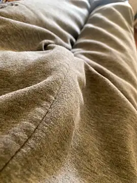 Snapshot of MuzzyFacing chatting on 04-09-26, 12:54 MuzzyFacing online show from 04-09-26, 12:54