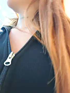 Snapshot of Alis_xxx chatting on 11-06-25, 07:04 Alis xxx online show from 11-06-25, 07:04